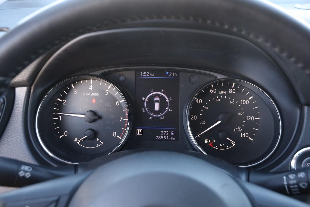 Nissan Rogue Vehicle Image 15