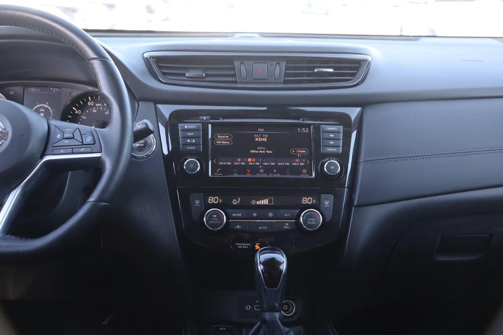 Nissan Rogue Vehicle Image 24