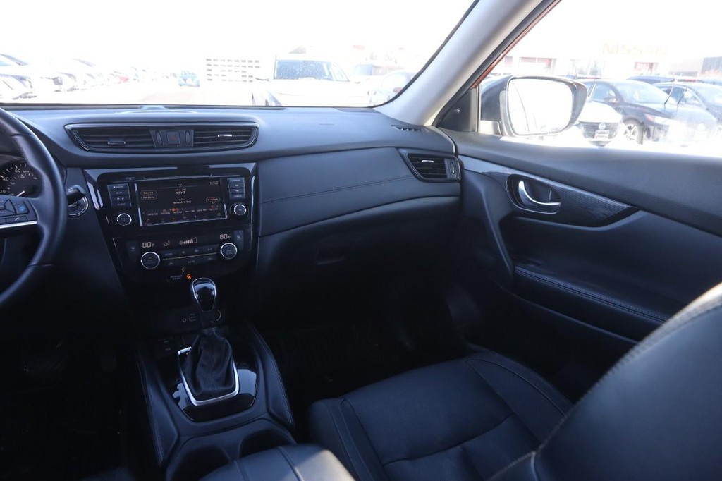 Nissan Rogue Vehicle Image 25