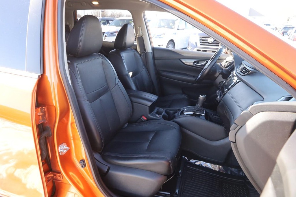 Nissan Rogue Vehicle Image 26