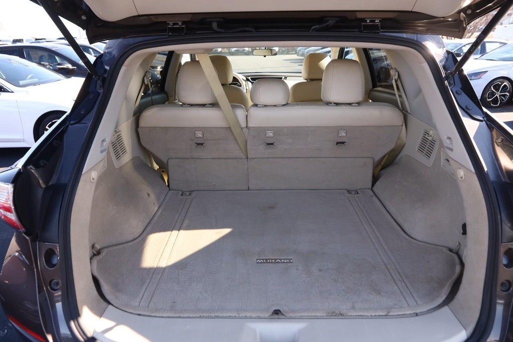 Nissan Murano Vehicle Full-screen Gallery Image 7