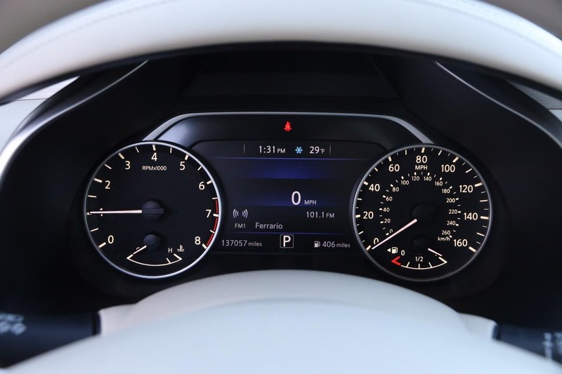 Nissan Murano Vehicle Image 13