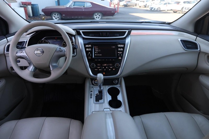 Nissan Murano Vehicle Image 19