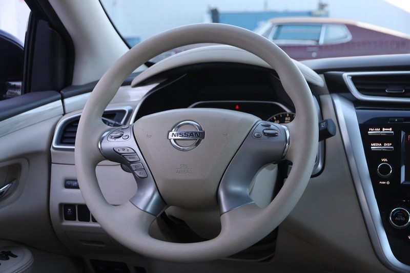 Nissan Murano Vehicle Image 21