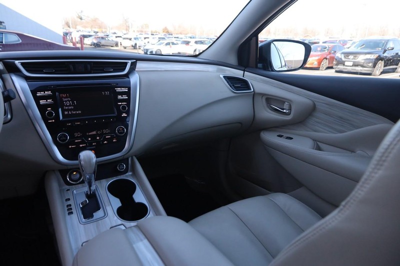 Nissan Murano Vehicle Image 23