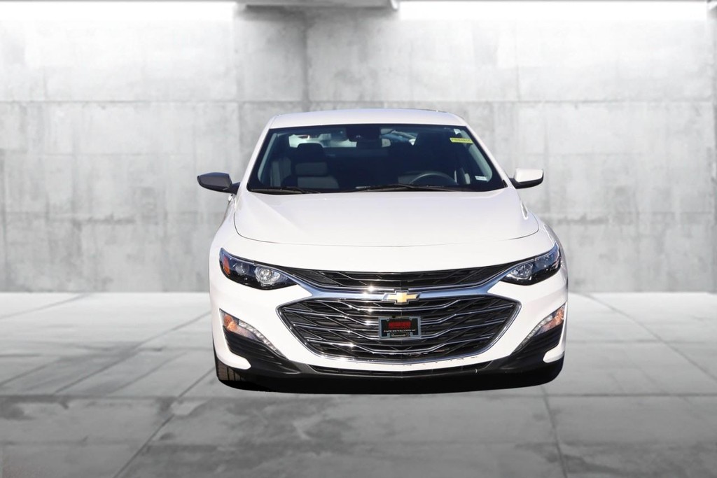 Chevrolet Malibu Vehicle Full-screen Gallery Image 04