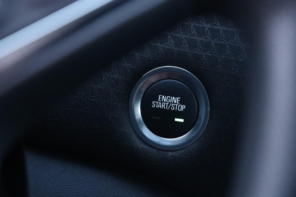 Chevrolet Malibu Vehicle Full-screen Gallery Image 14