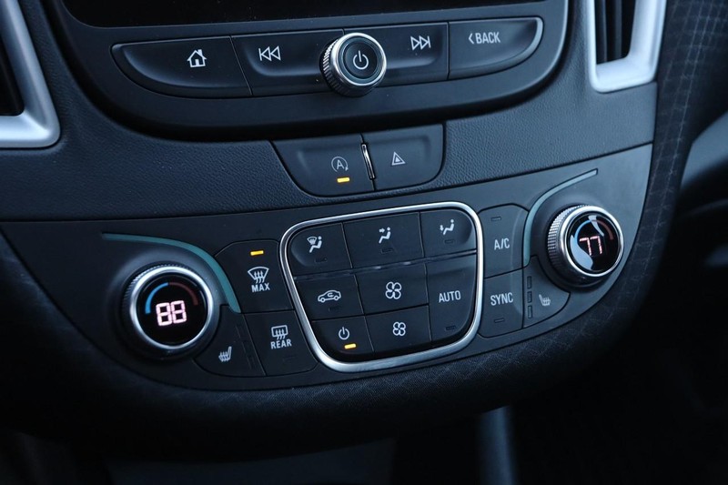 Chevrolet Malibu Vehicle Full-screen Gallery Image 17