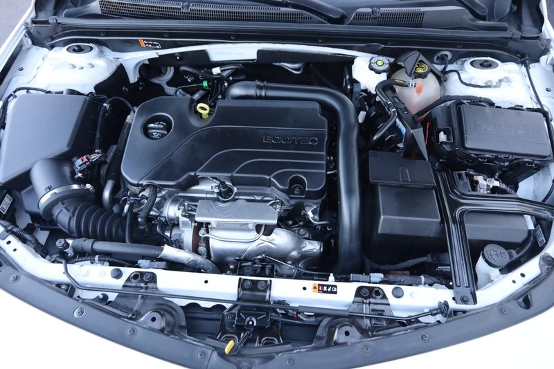 Chevrolet Malibu Vehicle Full-screen Gallery Image 25