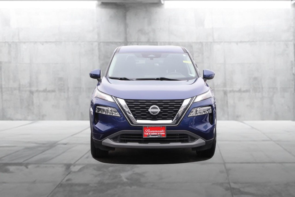 Nissan Rogue Vehicle Image 04