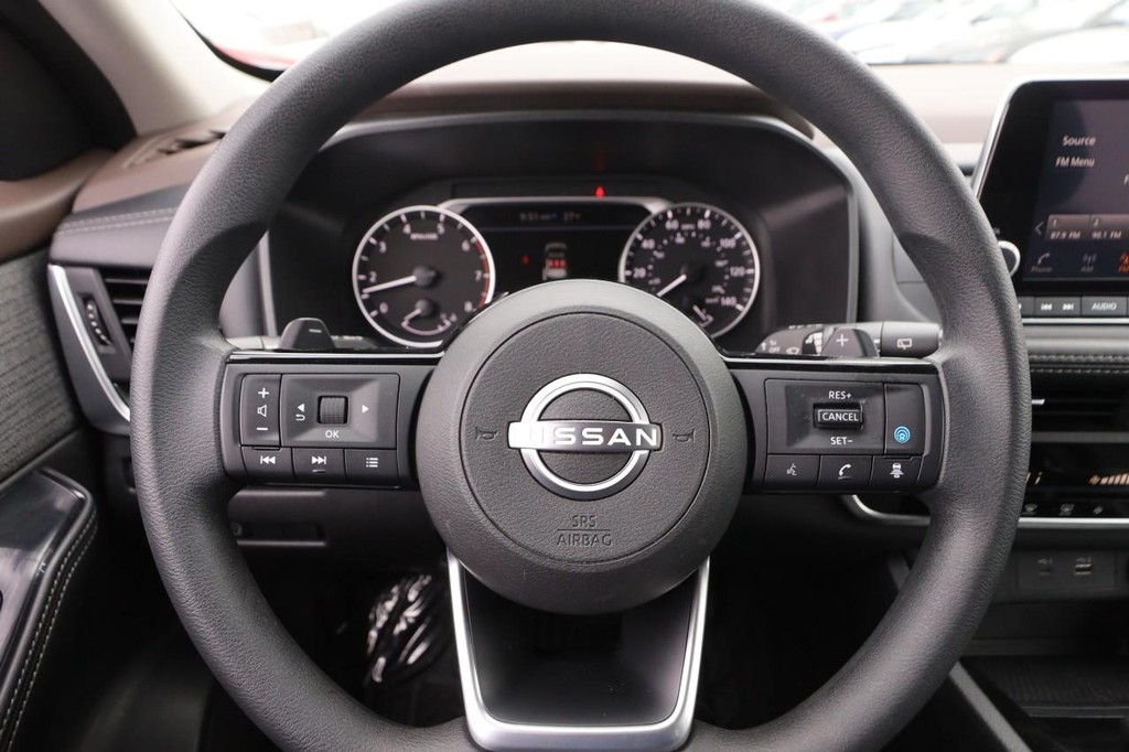 Nissan Rogue Vehicle Image 10