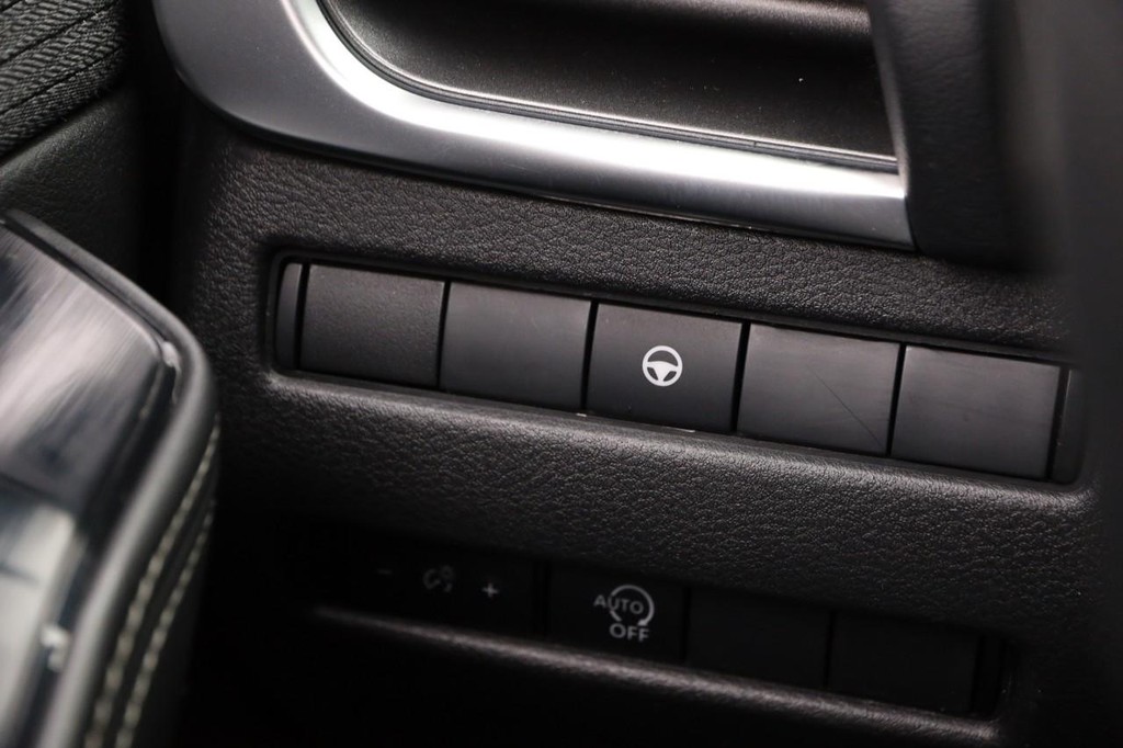 Nissan Rogue Vehicle Image 18