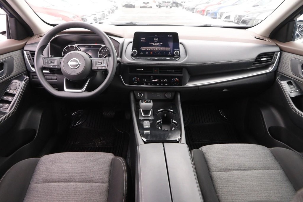 Nissan Rogue Vehicle Image 19
