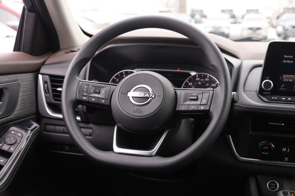 Nissan Rogue Vehicle Image 21