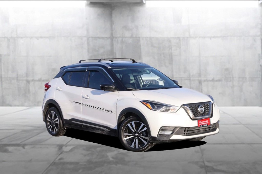 Nissan Kicks Vehicle Image 02