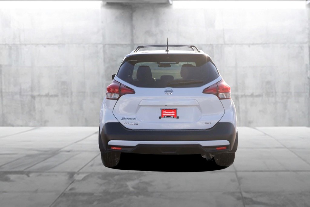 Nissan Kicks Vehicle Image 06