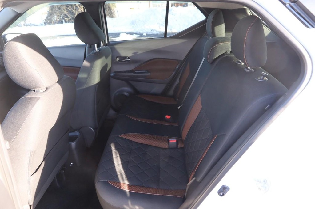 Nissan Kicks Vehicle Image 09