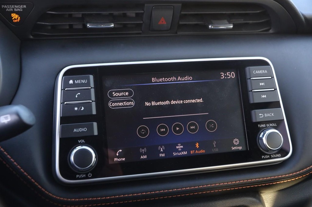 Nissan Kicks Vehicle Image 15