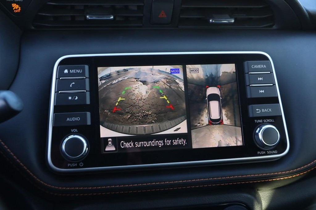 Nissan Kicks Vehicle Image 16