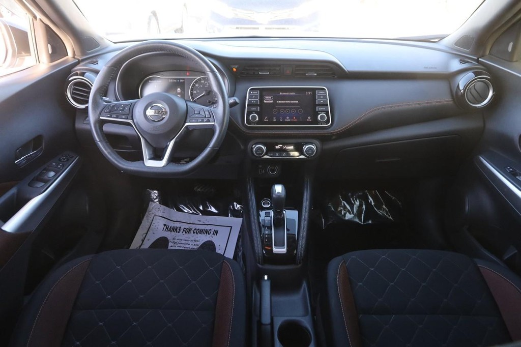 Nissan Kicks Vehicle Image 18