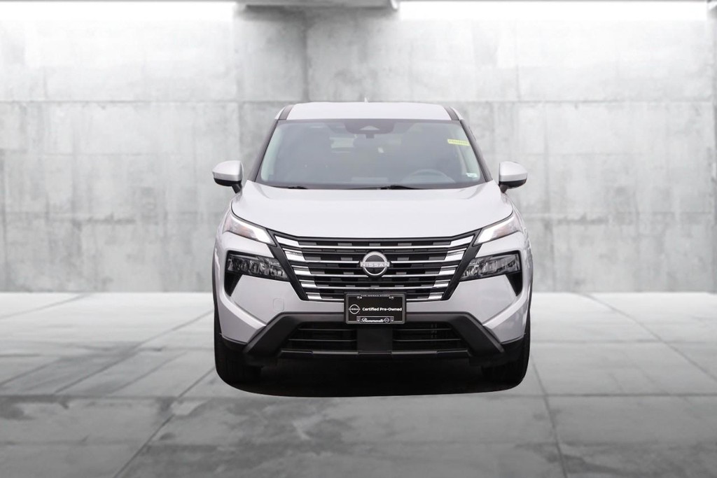 Nissan Rogue Vehicle Image 04