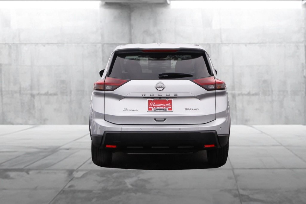 Nissan Rogue Vehicle Image 06