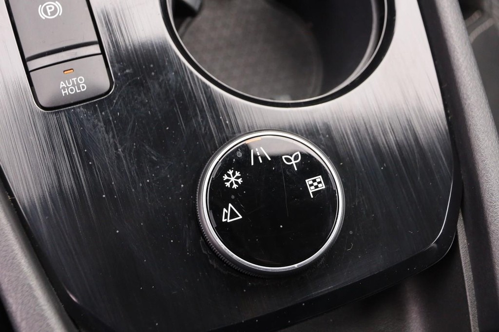 Nissan Rogue Vehicle Image 19