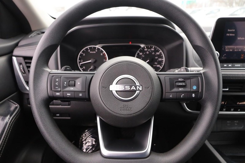 Nissan Rogue Vehicle Image 11