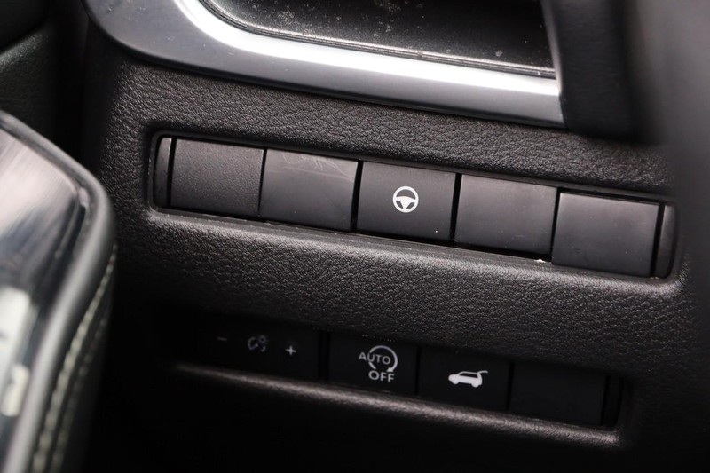 Nissan Rogue Vehicle Image 20