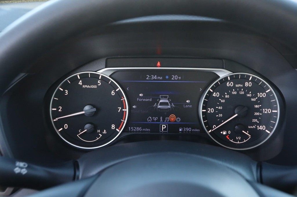 Nissan Altima Vehicle Image 13