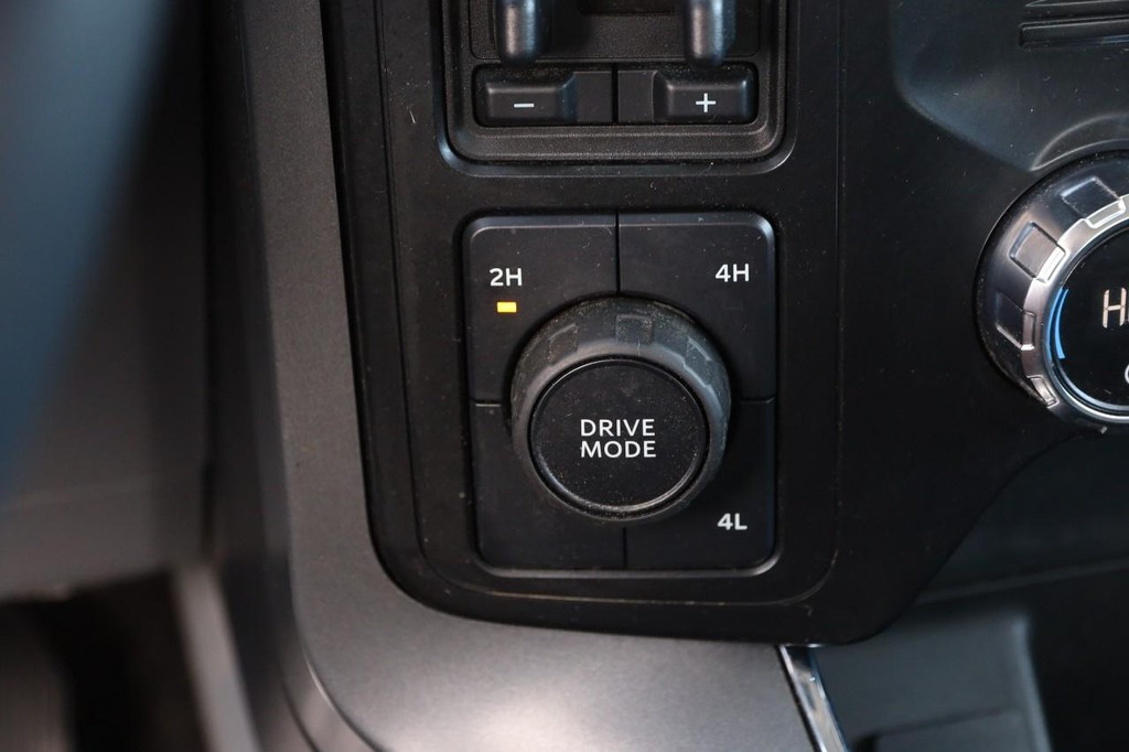 Ford F-150 Vehicle Full-screen Gallery Image 13