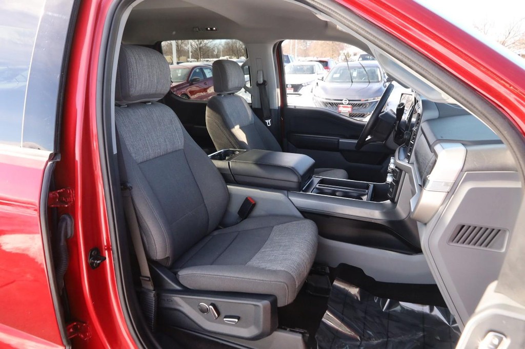 Ford F-150 Vehicle Full-screen Gallery Image 24