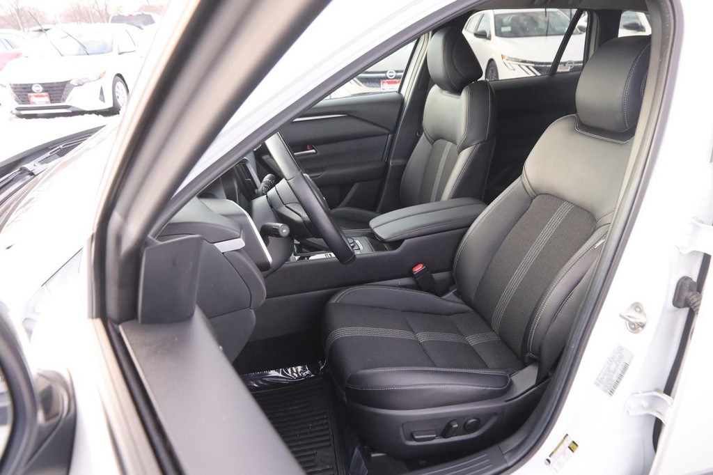 Mazda CX-50 Vehicle Image 09