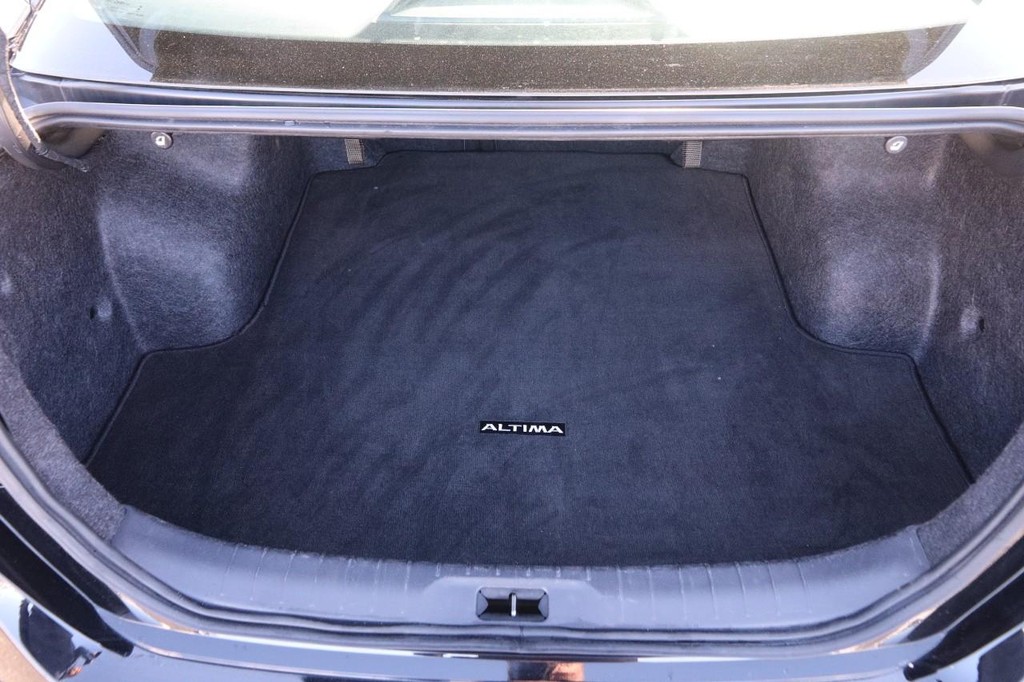 Nissan Altima Vehicle Image 07