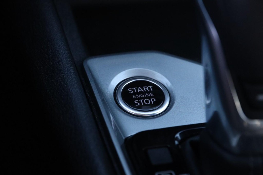 Nissan Altima Vehicle Image 14