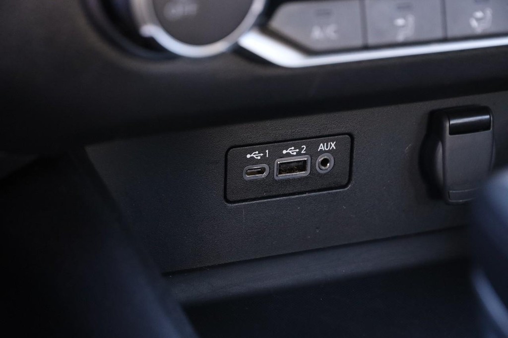 Nissan Altima Vehicle Image 18