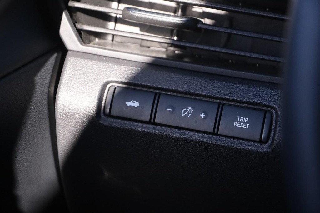 Nissan Altima Vehicle Image 19