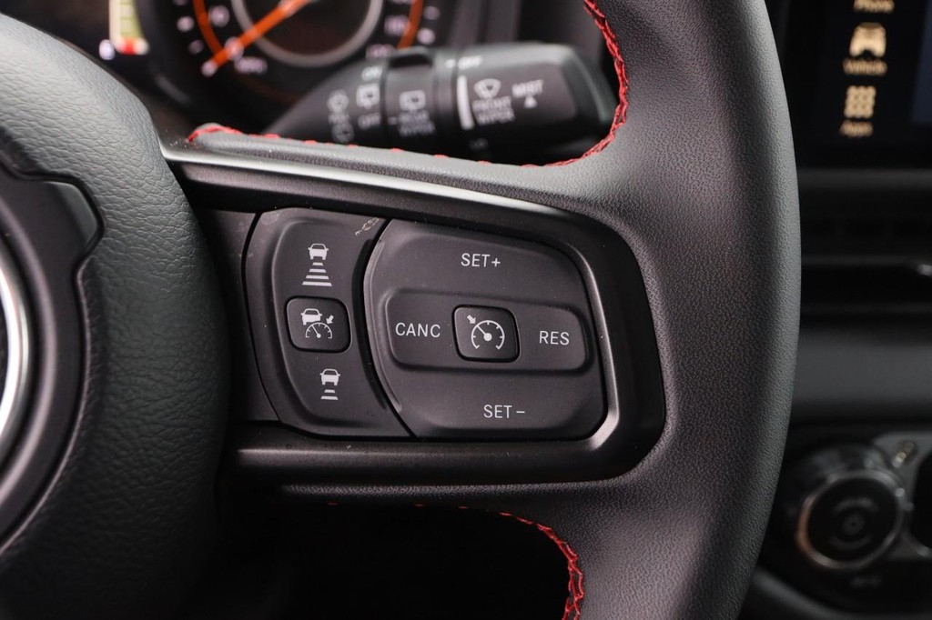 Jeep Wrangler Vehicle Image 12