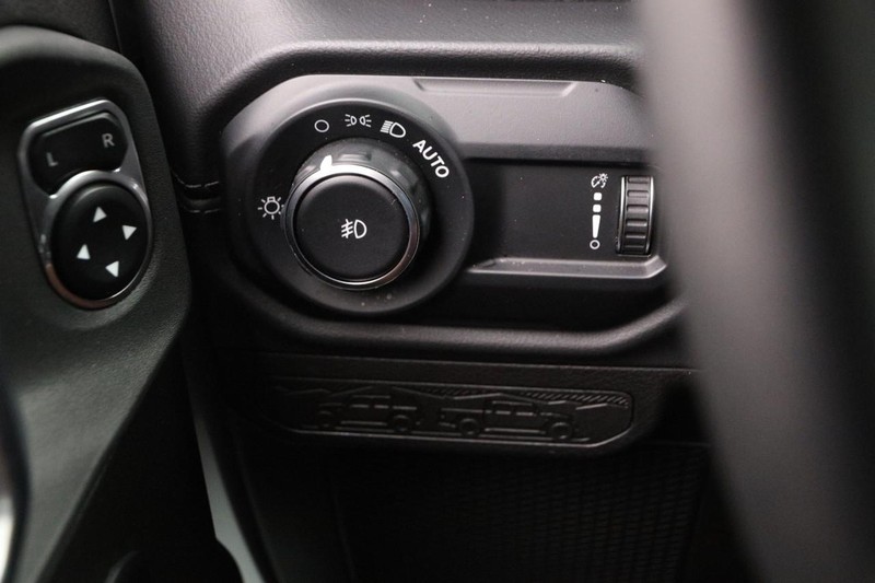 Jeep Wrangler Vehicle Image 20