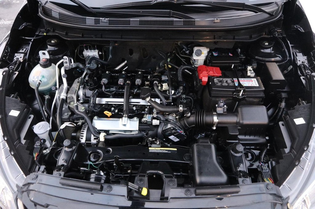 Nissan Kicks Vehicle Full-screen Gallery Image 25