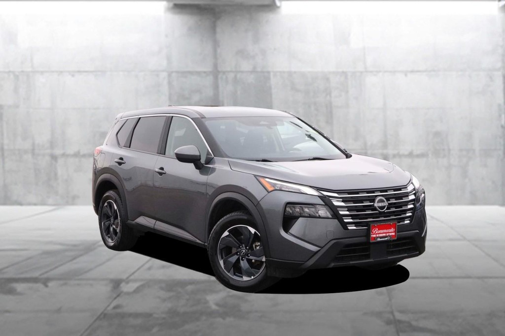 Nissan Rogue Vehicle Full-screen Gallery Image 2