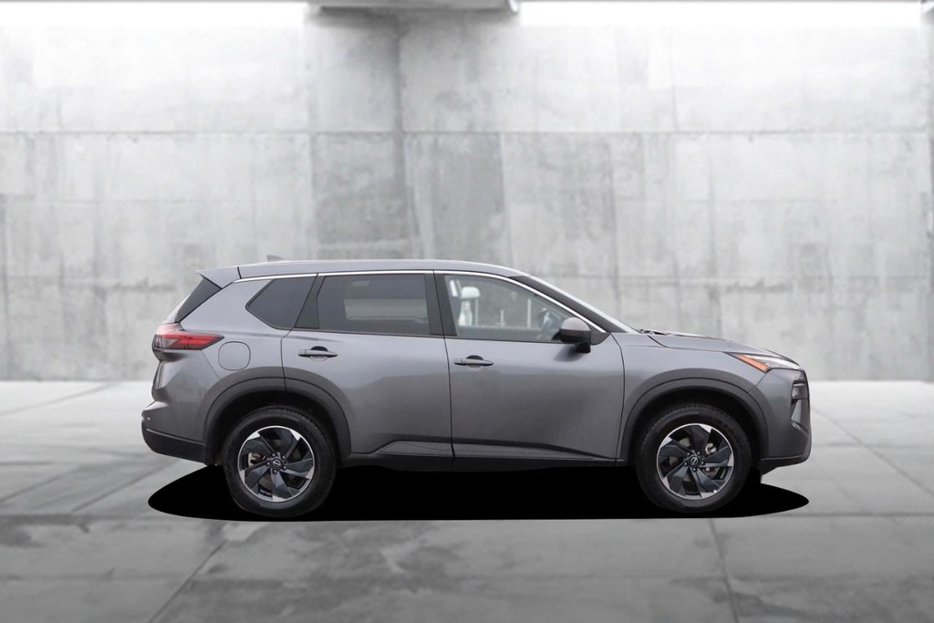 Nissan Rogue Vehicle Full-screen Gallery Image 5