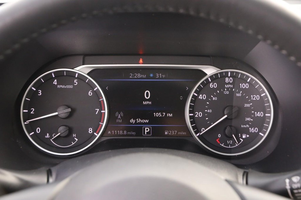 Nissan Sentra Vehicle Image 13