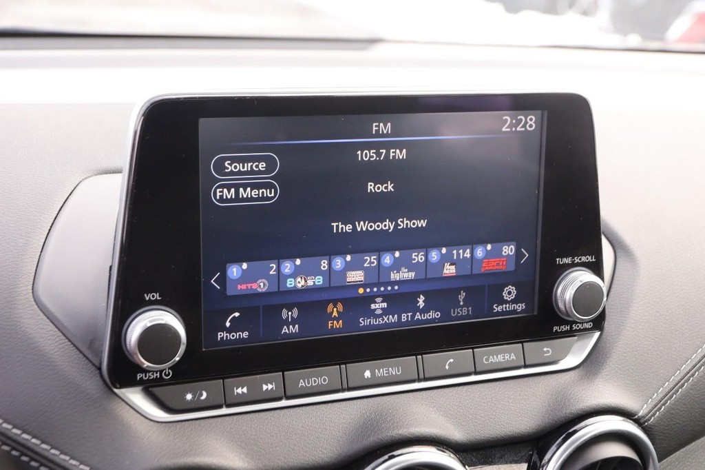 Nissan Sentra Vehicle Image 14