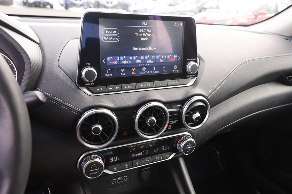 Nissan Sentra Vehicle Image 17