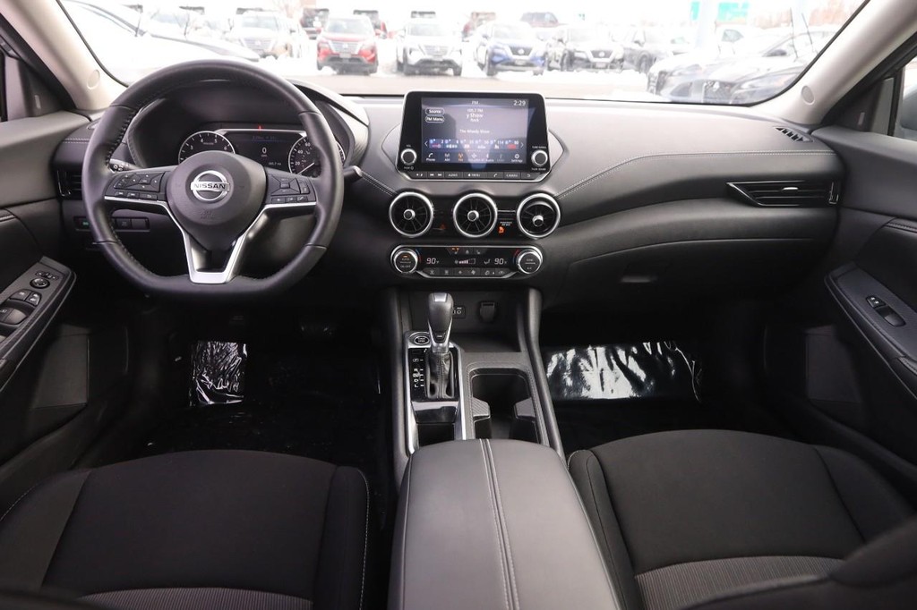 Nissan Sentra Vehicle Image 20