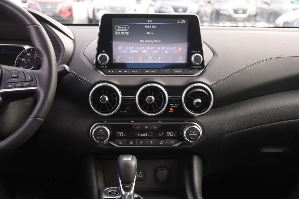 Nissan Sentra Vehicle Image 23