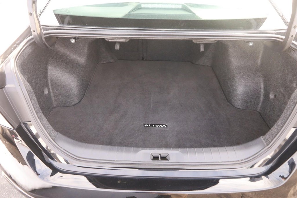 Nissan Altima Vehicle Image 07