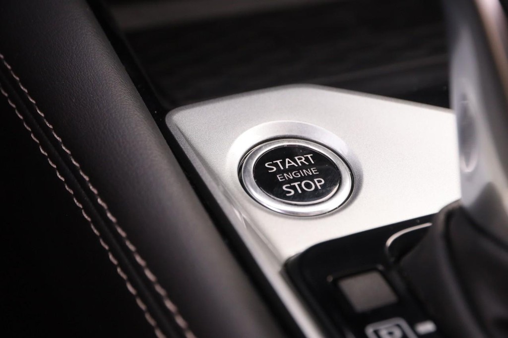 Nissan Altima Vehicle Image 18