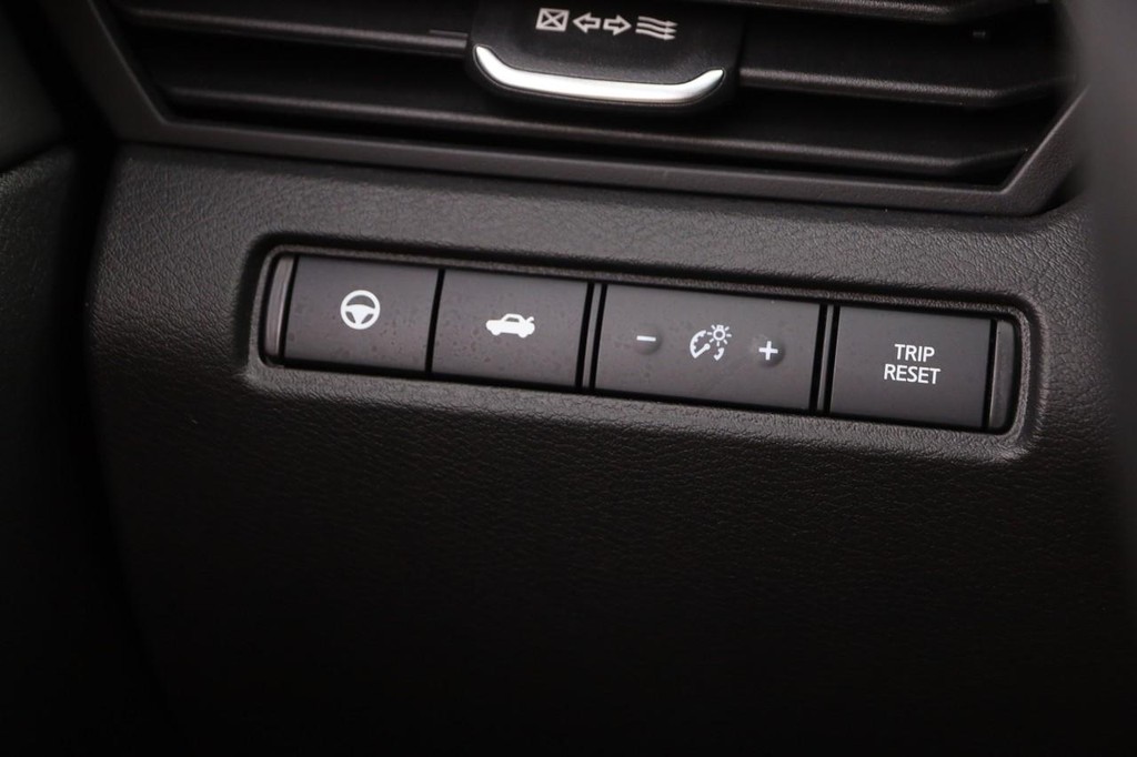 Nissan Altima Vehicle Image 19